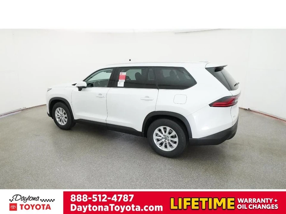 2026 Toyota Highlander - Image 4 of 12