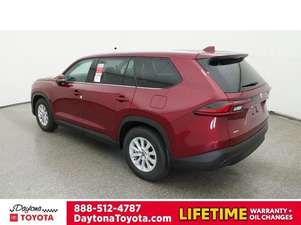 2026 Toyota Highlander - Image 5 of 12