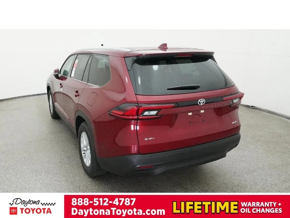 2026 Toyota Highlander - Image 6 of 12