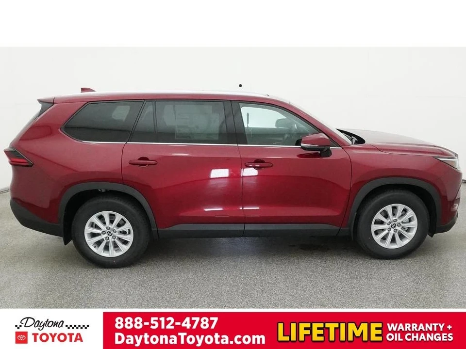 2026 Toyota Highlander - Image 11 of 12