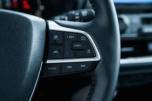 2026 Toyota Highlander - Image 13 of 17