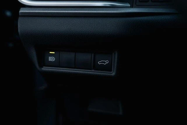 2026 Toyota Highlander - Image 10 of 17
