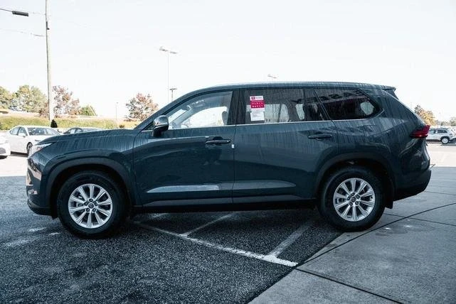 2026 Toyota Highlander - Image 3 of 17