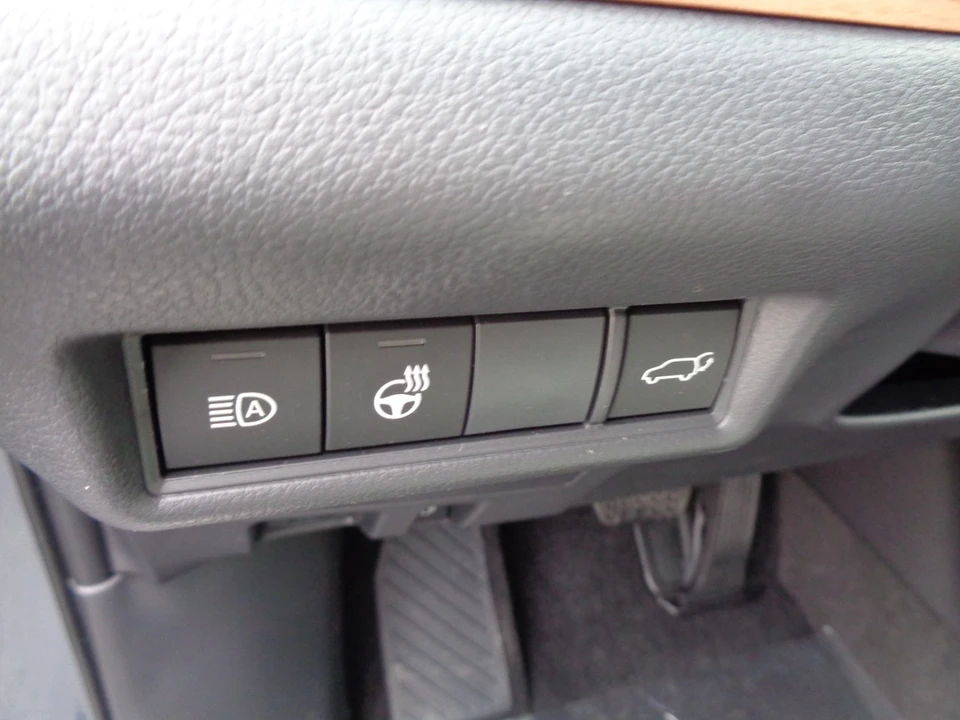 2026 Toyota Highlander - Image 14 of 21