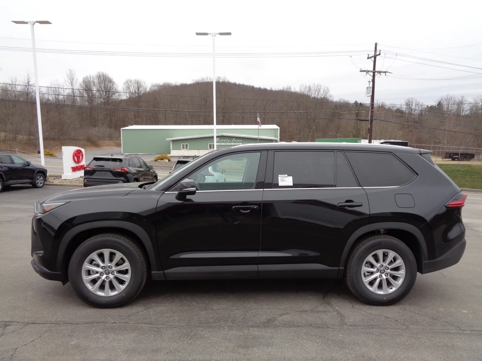 2026 Toyota Highlander - Image 7 of 21