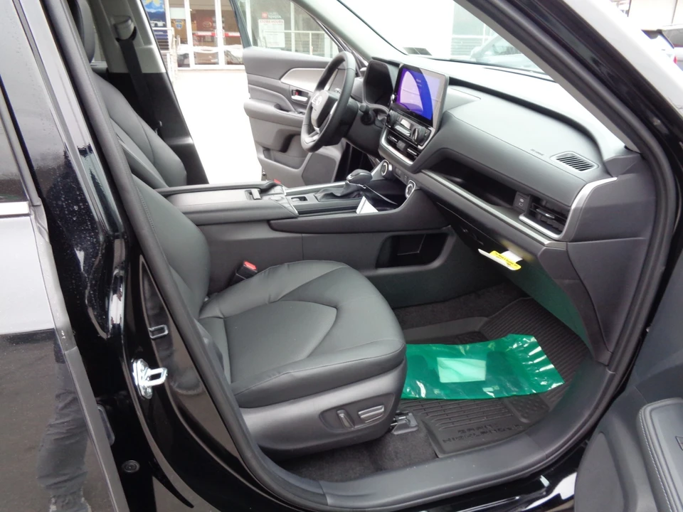 2026 Toyota Highlander - Image 18 of 21