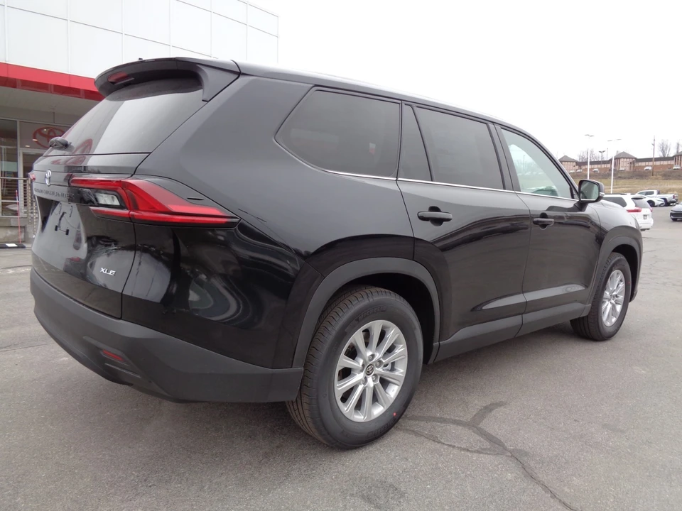 2026 Toyota Highlander - Image 4 of 21