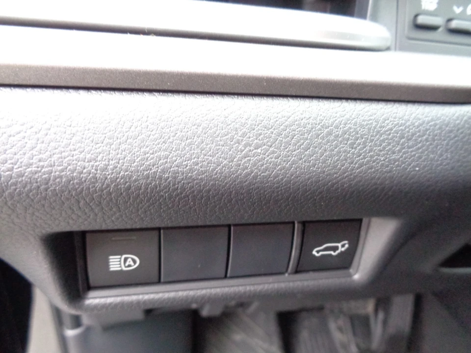 2026 Toyota Highlander - Image 12 of 21