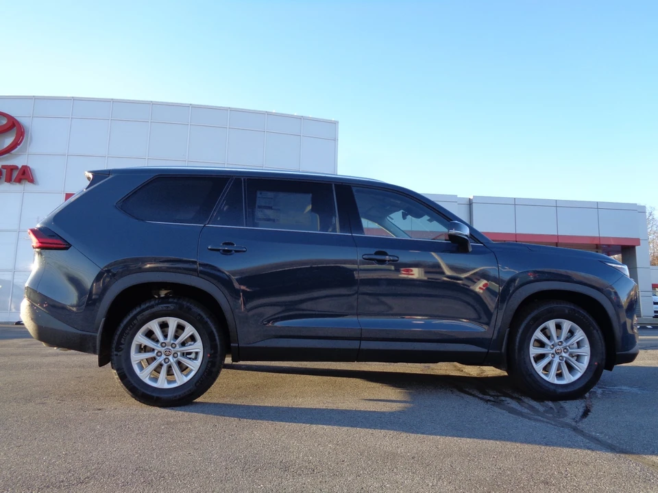 2026 Toyota Highlander - Image 3 of 21