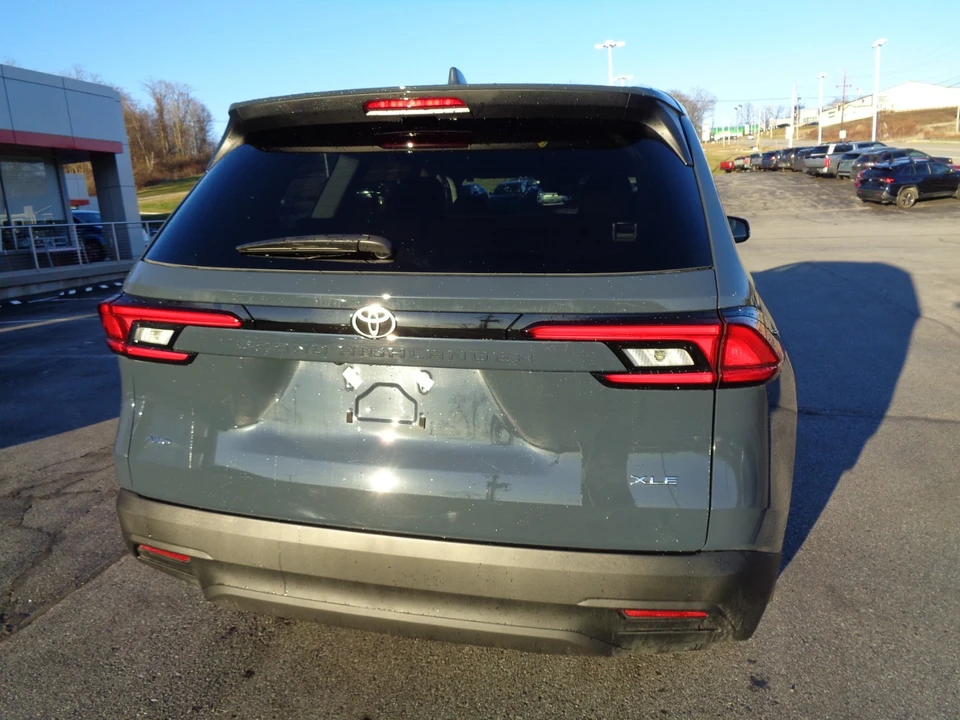 2026 Toyota Highlander - Image 5 of 21