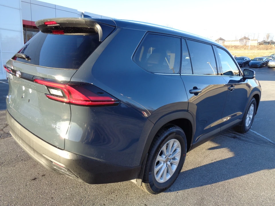 2026 Toyota Highlander - Image 4 of 21