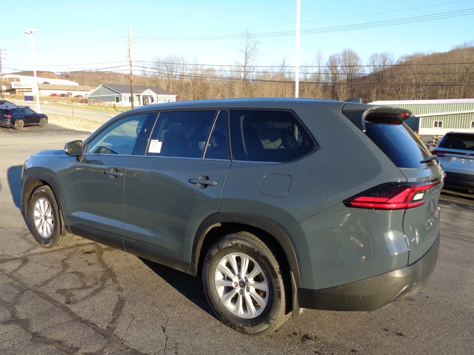 2026 Toyota Highlander - Image 6 of 21