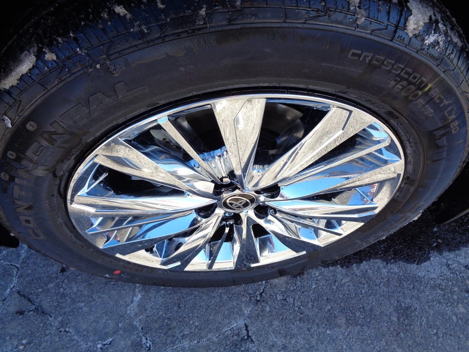 2026 Toyota Highlander - Image 10 of 21