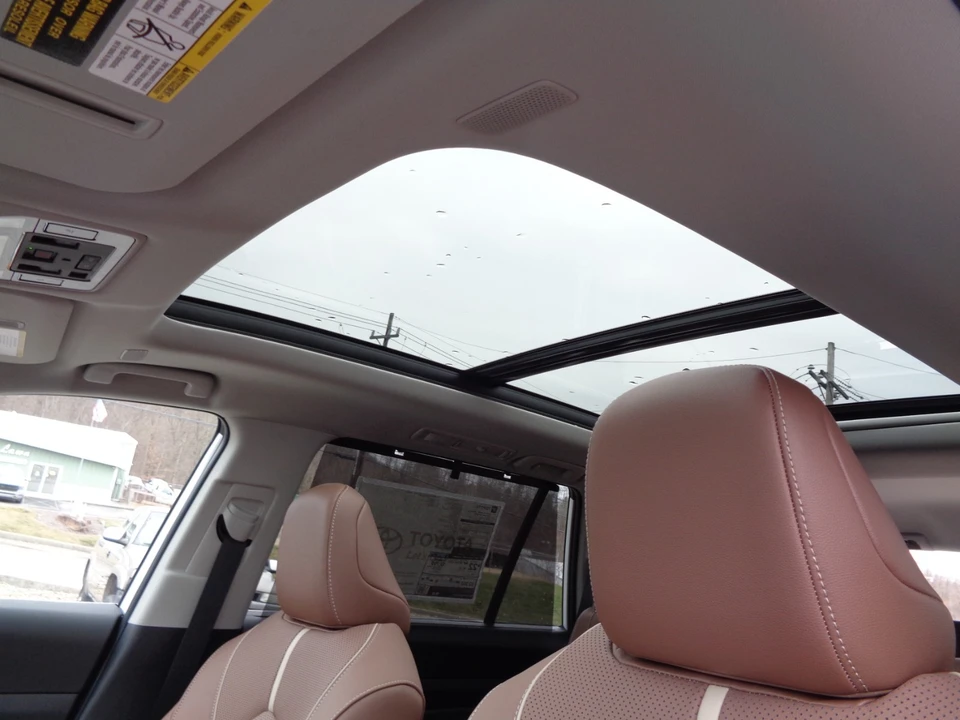 2026 Toyota Highlander - Image 15 of 21