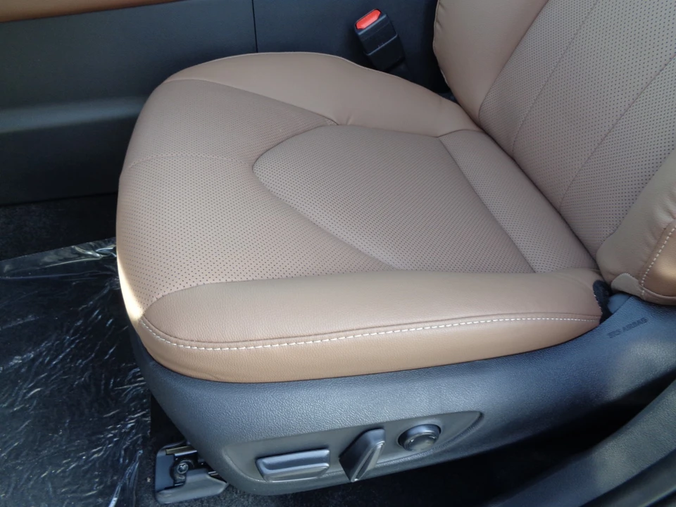 2026 Toyota Highlander - Image 16 of 21