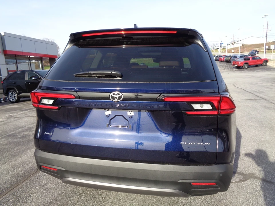2026 Toyota Highlander - Image 5 of 21