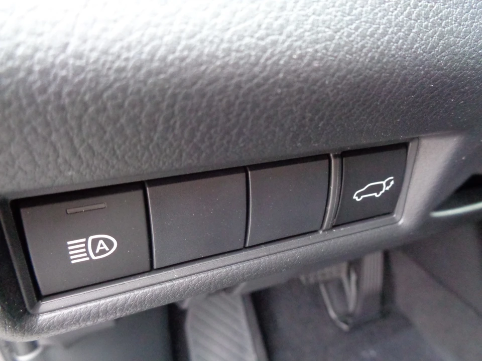 2026 Toyota Highlander - Image 12 of 21