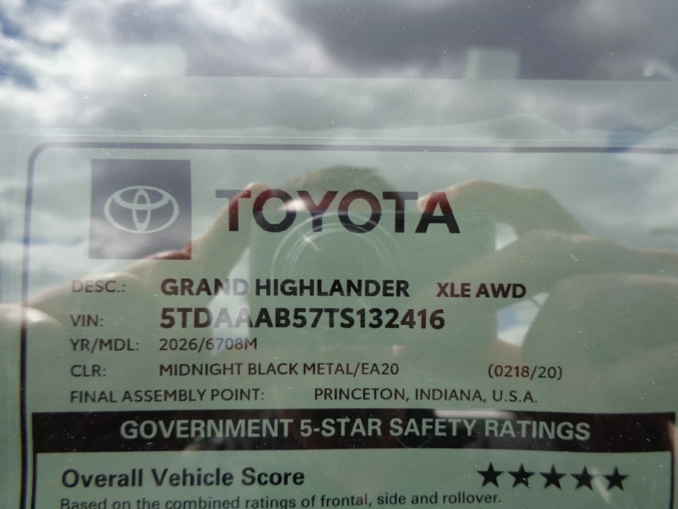 2026 Toyota Highlander - Image 19 of 21
