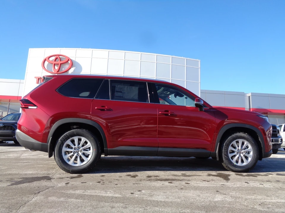 2026 Toyota Highlander - Image 3 of 21