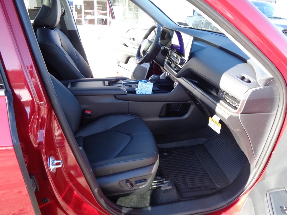 2026 Toyota Highlander - Image 21 of 21