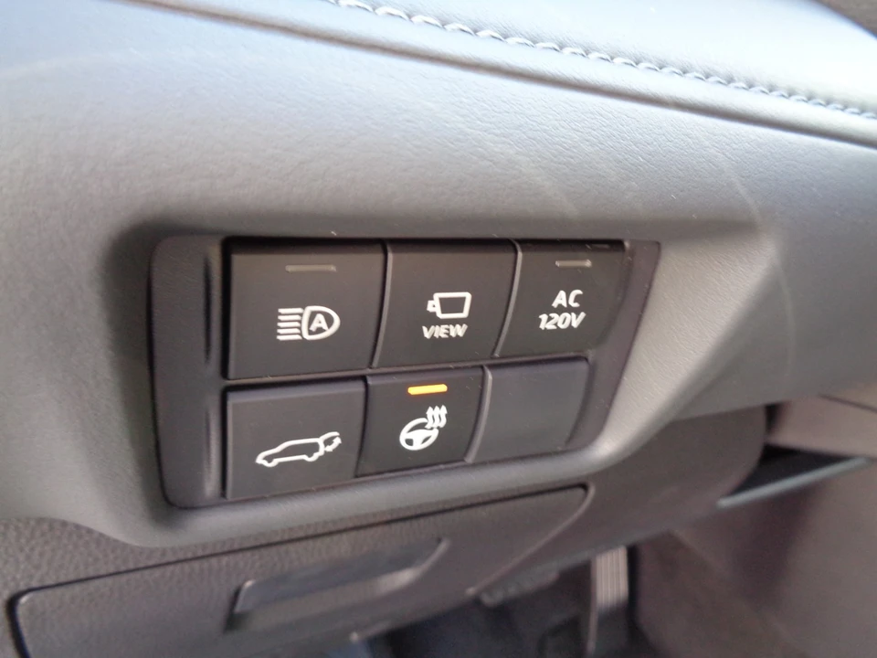 2026 Toyota Highlander - Image 13 of 21