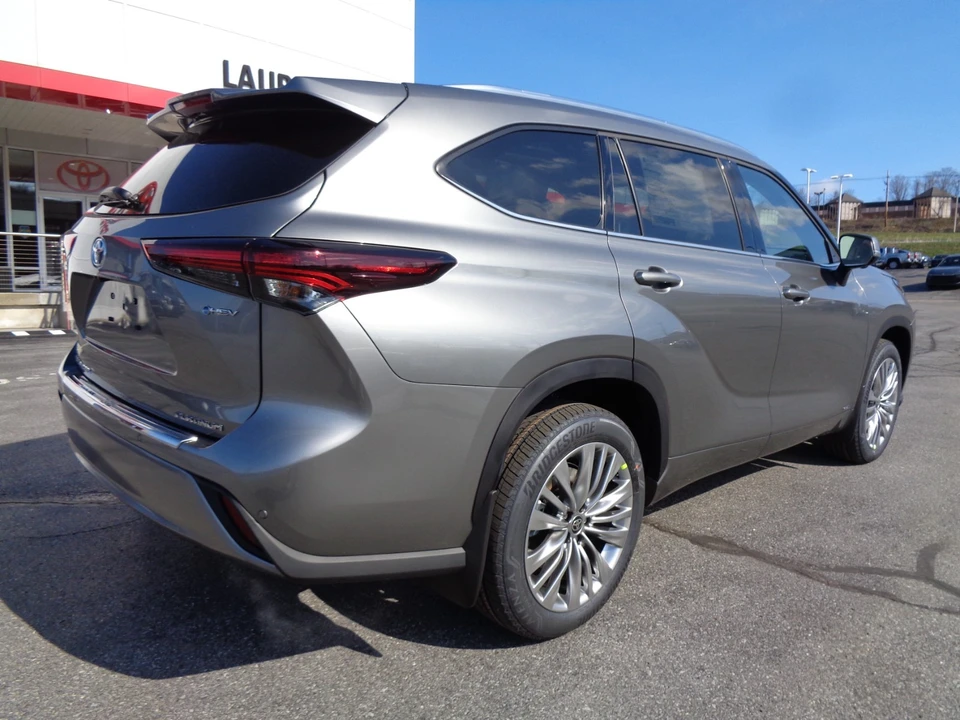 2026 Toyota Highlander - Image 4 of 21