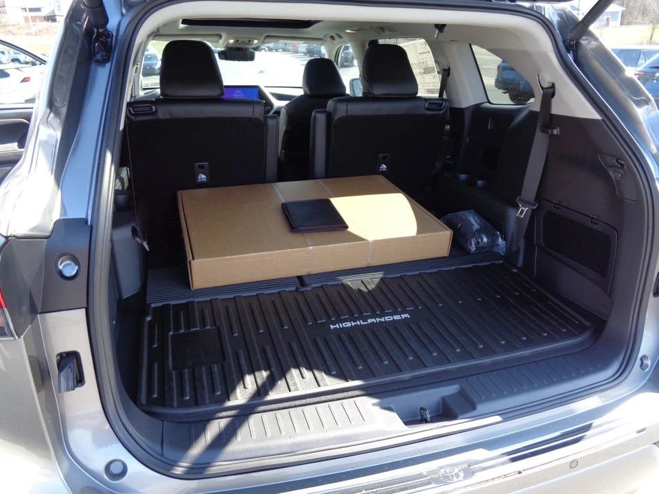 2026 Toyota Highlander - Image 19 of 21