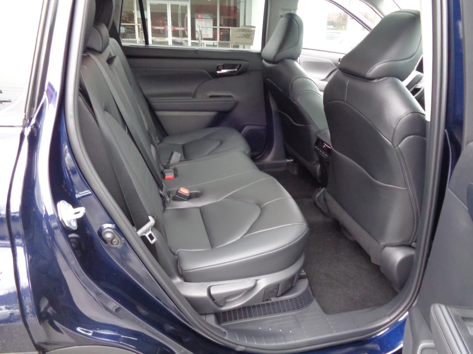 2026 Toyota Highlander - Image 19 of 21