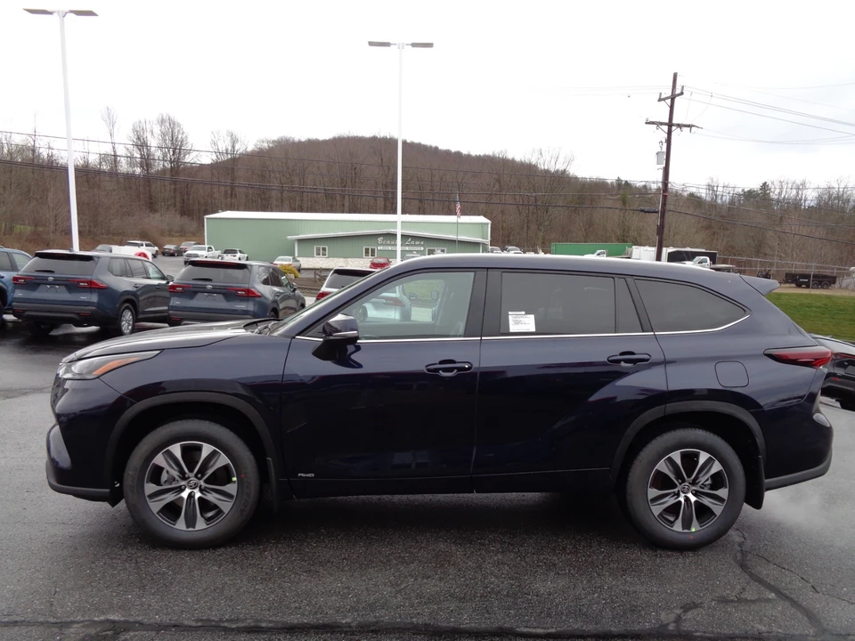 2026 Toyota Highlander - Image 7 of 21