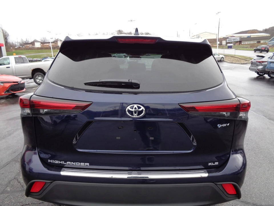 2026 Toyota Highlander - Image 5 of 21