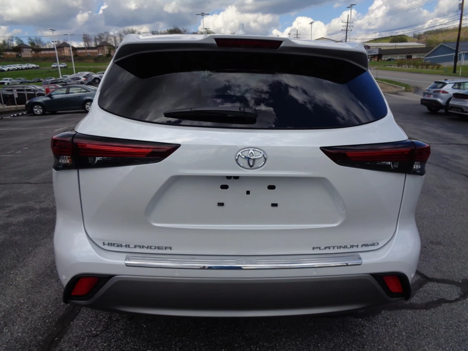 2026 Toyota Highlander - Image 5 of 21