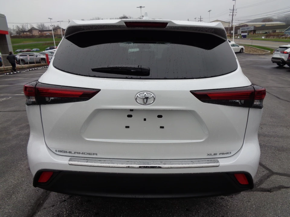 2026 Toyota Highlander - Image 5 of 21