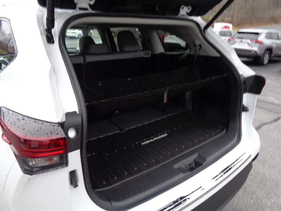 2026 Toyota Highlander - Image 17 of 21