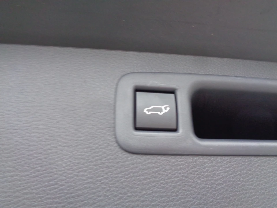 2026 Toyota Highlander - Image 18 of 21
