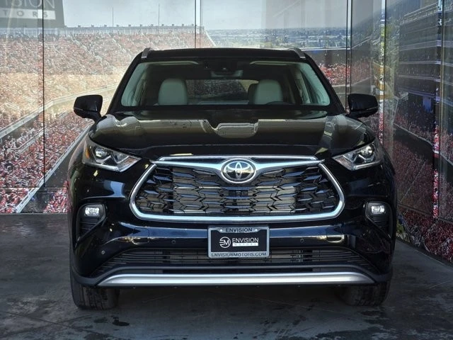 2026 Toyota Highlander - Image 2 of 12