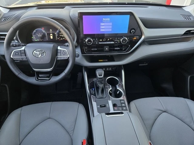 2026 Toyota Highlander - Image 10 of 12
