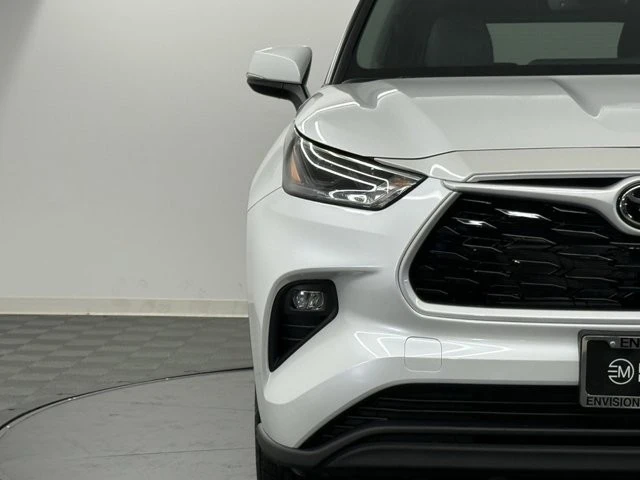2026 Toyota Highlander - Image 4 of 12