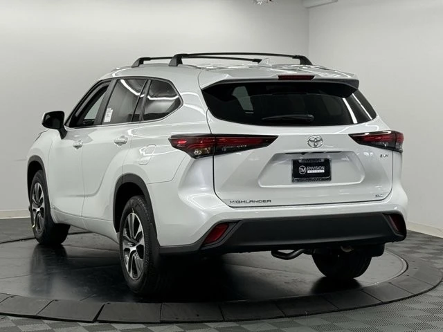 2026 Toyota Highlander - Image 10 of 12
