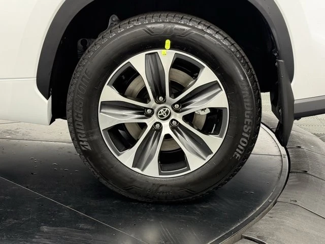 2026 Toyota Highlander - Image 12 of 12