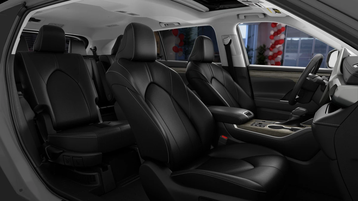 2026 Toyota Highlander - Image 9 of 10