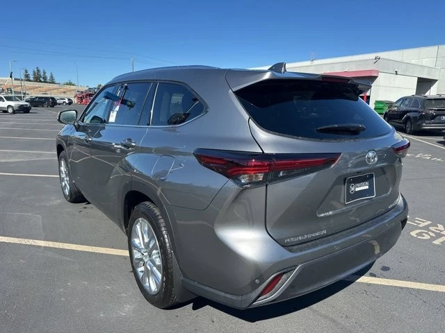 2026 Toyota Highlander - Image 3 of 15