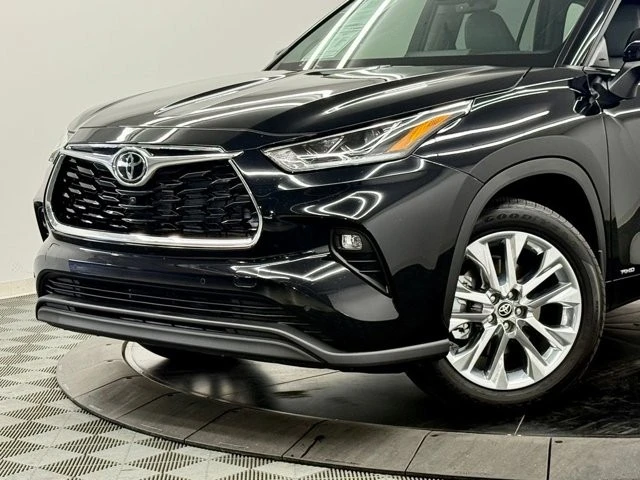 2026 Toyota Highlander - Image 3 of 21
