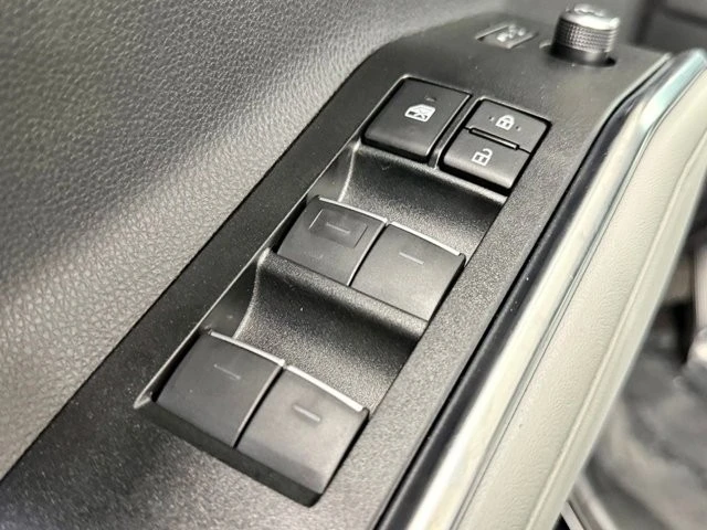 2026 Toyota Highlander - Image 18 of 21