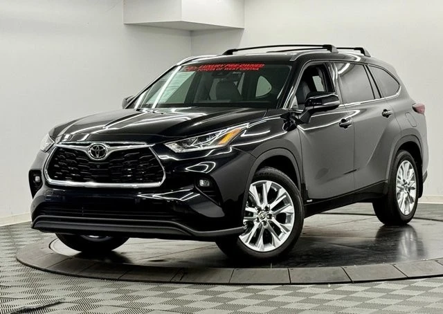 2026 Toyota Highlander - Image 2 of 21
