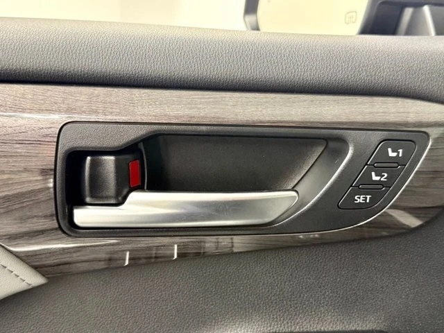 2026 Toyota Highlander - Image 19 of 21