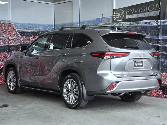 2026 Toyota Highlander - Image 5 of 12