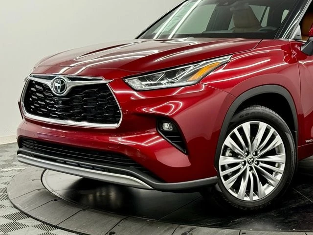2026 Toyota Highlander - Image 3 of 21