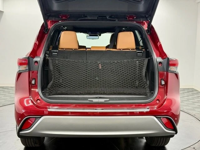 2026 Toyota Highlander - Image 13 of 21