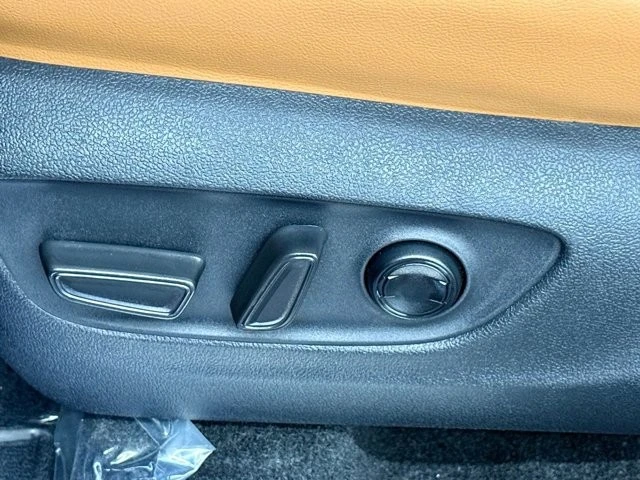 2026 Toyota Highlander - Image 21 of 21