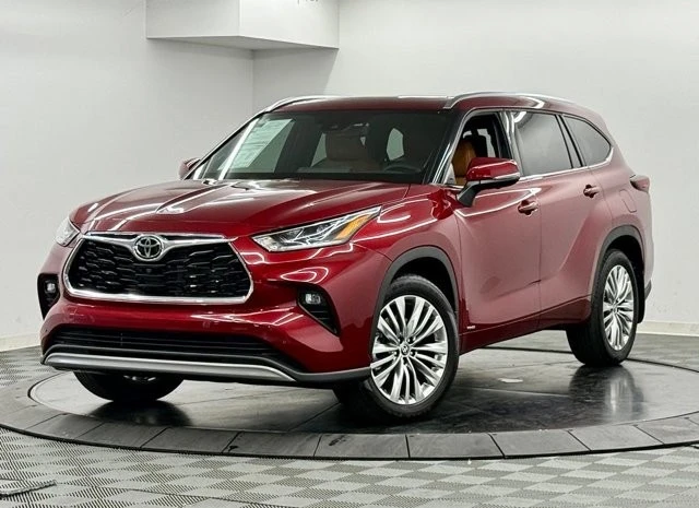 2026 Toyota Highlander - Image 2 of 21
